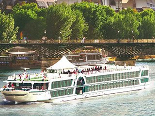 Amadeus Diamond from Amadeus River Cruises